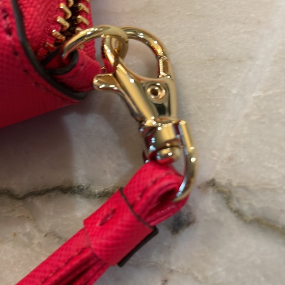 NWT Tory Burch Saffiano leather wristlet wallet in bright red - Picture 3 of 9